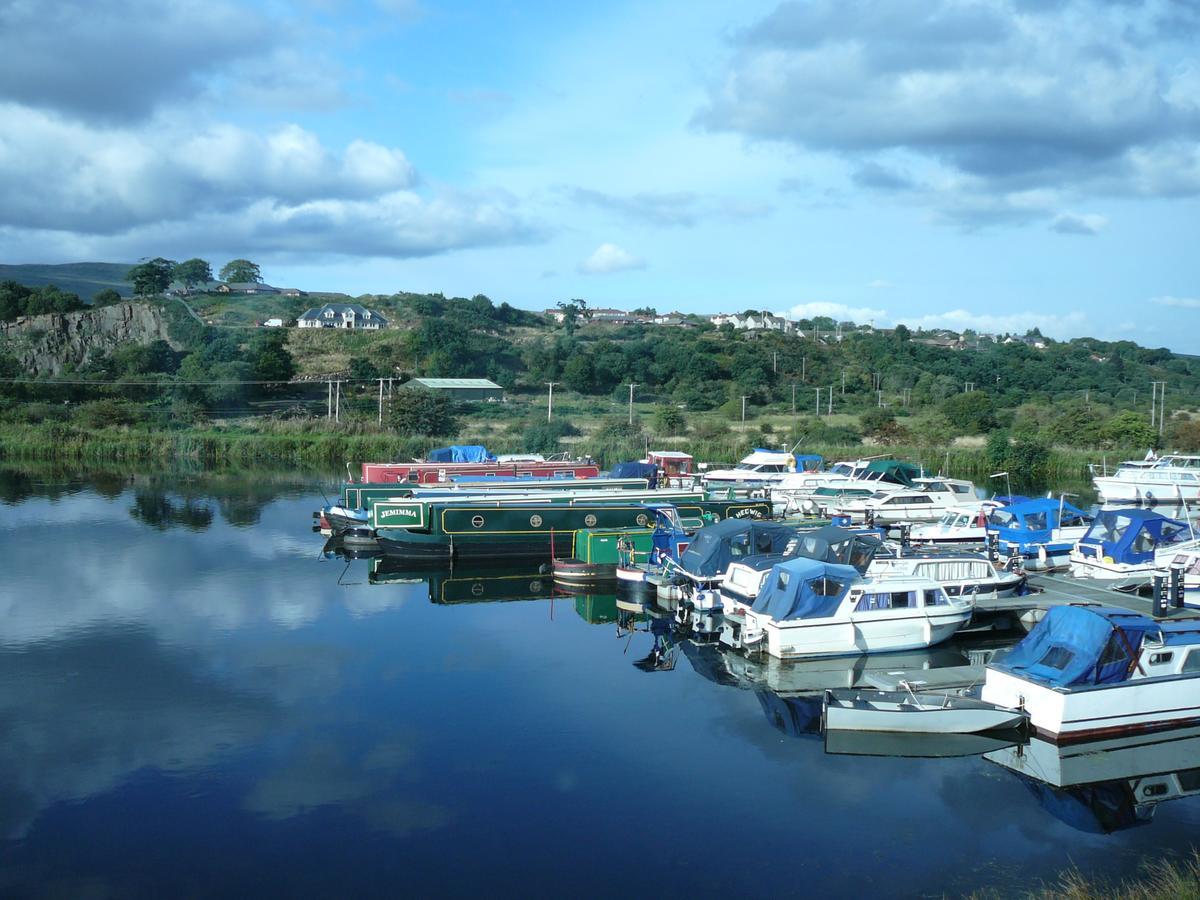 Hotel The Boat House à Kilsyth Extérieur photo