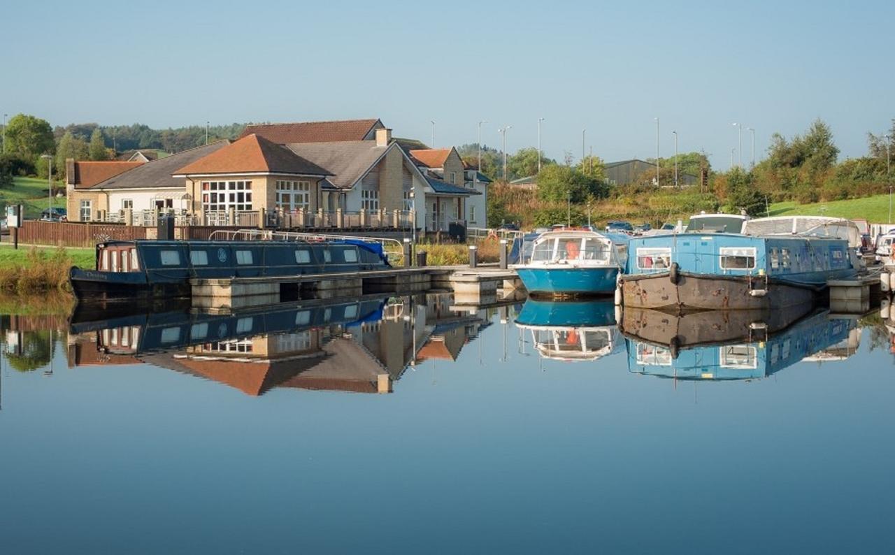Hotel The Boat House à Kilsyth Extérieur photo